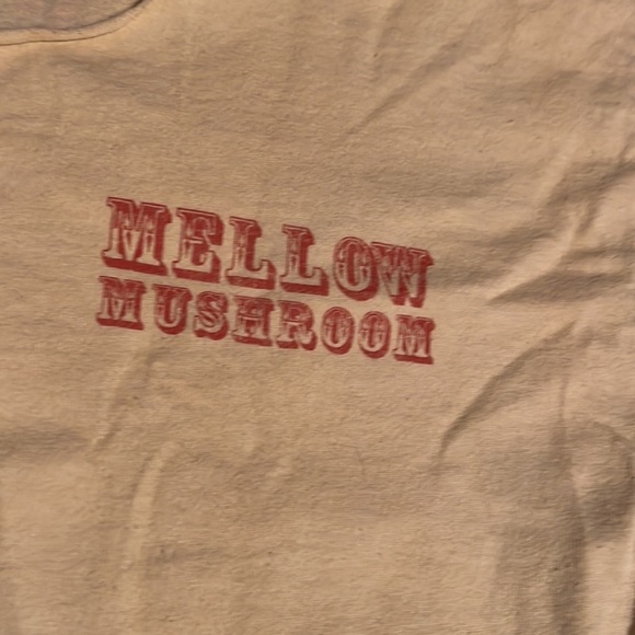 Vintage Mellow Mushroom off the shoulder yellow graphic print tee size M! - Picture 7 of 8